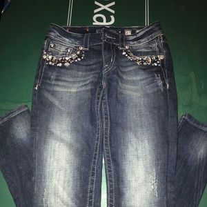 MISS ME SKINNY JEANS. SIZE 27